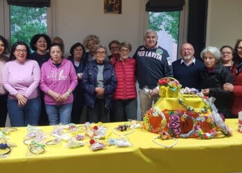 Mercatino solidale del centro anziani: ricavato devoluto all’Aquila per la vita