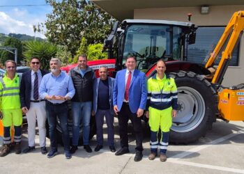 La Provincia si dota di un nuovo automezzo per gli sfalci e la neve dell’area Vestina