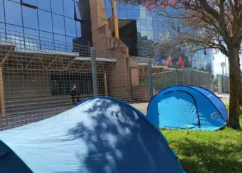 Tende a palazzo Silone, prosegue mobilitazione precari Asl