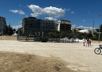 Campionati Europei di Volley a Pescara, accuse delle opposizioni alla Giunta Masci per i rifiuti ed il degrado in città