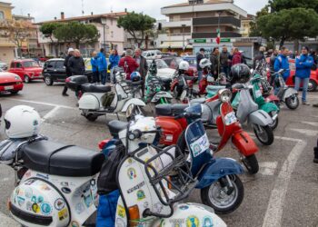Alba Adriatica palcoscenico delle auto e moto plurimarche d’epoca con Alba su di Giri
