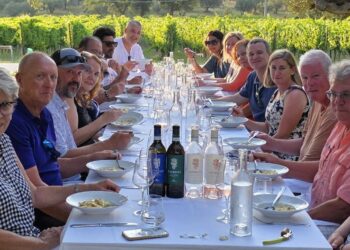 Dall’Australia all’Abruzzo tra gastronomia e territorio, il tour di Vincenzo’s plate
