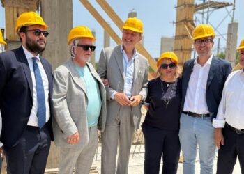 Casa di comunità di Roseto, sopralluogo nel cantiere con il presidente Marsilio