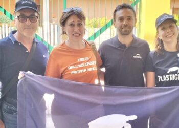 Niente palloncini nella scuola di Nereto, Plastic Free: “gesto concreto a tutela del territorio”