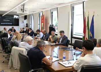 Tagli alle riserve, esplode il caso politico: scontro in Consiglio regionale