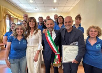 Cittadinanza onoraria al regista Riccardo Milani e all’attrice Virginia Raffaele, Gioia dei Marsi celebra “Un mondo a parte”