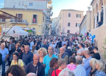 Boom di turisti a Città Sant’Angelo nel 2024, l’amministrazione: motivo di orgoglio