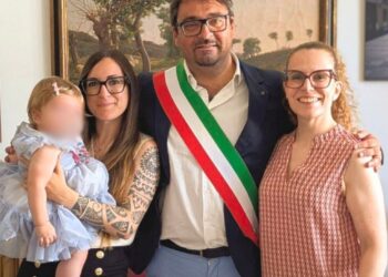 La piccola Alessandra da oggi ha ufficialmente due mamme: Martina e Gabriella