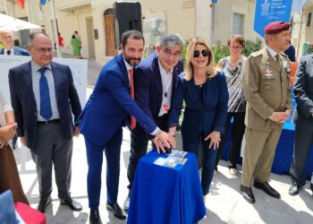 Poste Italiane presenta un francobollo dedicato al Palazzo De Sanctis di Lettomanoppello