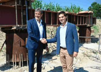 Marsilio visita i cantieri impegnati nella realizzazione del ponte ciclopedonale sul fiume Tronto