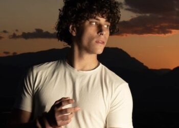 Il giovane cantautore abruzzese Spinosa in finale a Promuovi la tua musica