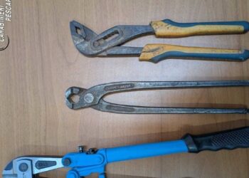 Se ne andava in giro con arnesi da scasso, fermato e denunciato un 35enne