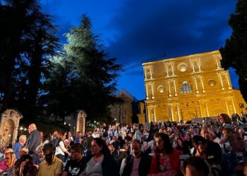 Cantieri dell’Immaginario 2025: L’Aquila si trasforma in palcoscenico di sogni, arte e rinascita
