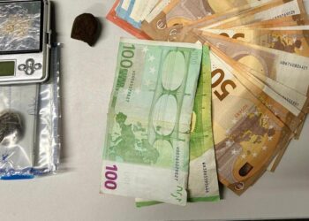 Vende droga vicino al ponte del Mare: arrestato un ragazzo di 19 anni