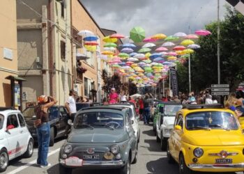 Grande successo per il terzo raduno Fiat 500 ad Aielli