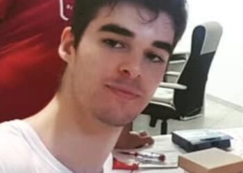 Mistero sulla morte di Leonardo Di Loreto, al pc con la maschera antigas: le risposte dal mondo virtuale?