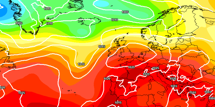 La situazione a 500 hpa secondo il modello europeo ECMWF, per Domenica 10 Agosto, che mostra il promontorio nord africano ben saldo su tutta l'Europa occidentale, con valori di geopotenziale abbastanza elevate su alcune aree come Spagna e Francia
