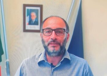 Festa di comunità a Fossa: il borgo si illumina per la fiaccola, in musica la storia italiana