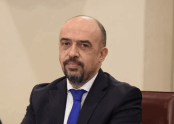 Taglieri: “Lavoratori senza stipendio alla Asl02, vergogna intollerabile. Marsilio e Verì responsabili”