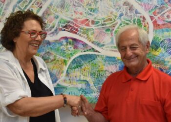 Anna Seccia dona opera al museo Etnografico di Bomba