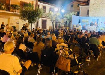Teatri dialettali, applausi e partecipazione nelle frazioni di Roseto: gran finale con gli ultimi spettacoli