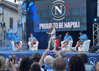 Cinquemila in piazza per l’incontro con i giocatori del Napoli a Castel di Sangro