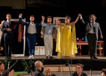 Don Pasquale incanta Corropoli: piazza piena per l’edizione 2025 di Abruzzo all’Opera