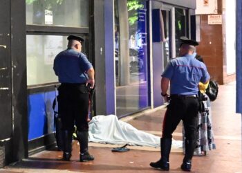 Maxi controlli dei carabinieri nelle stazioni, scovati un latitante e un evaso