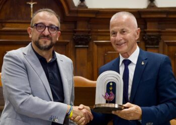 Il premio del Perdono 2025 va ad Assisi: consegnato al sindaco