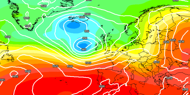 Ecco la possibile situazione a 500 hpa prevista dal modello europeo ECMWF. Sulla nostra regione condizioni di tempo abbastanza buone, anche se in serata non si esclude qualche debole rovescio sulle aree interne. Temperature gradevoli ed oltre le norme del periodo in essere
