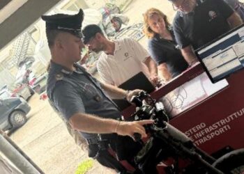 Controlli dei carabinieri su bici elettriche: irregolari 9 mezzi su 18