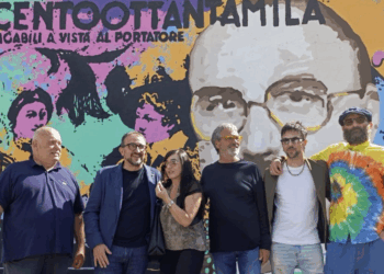 Un murale per Mario Magnotta: a L’Aquila l’omaggio all’iconico bidello