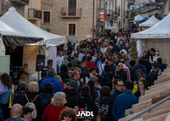 Tornareccio Regina di Miele, grande successo per la diciannovesima edizione. Si vola verso il ventennale