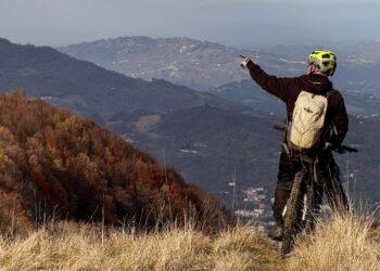 Dalle vette al mare, l’Abruzzo lancia il cicloturismo sui Tratturi: il progetto “Ciclovie della Transumanza” entra nel vivo
