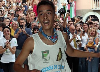 Corsa degli Zingari 2025: Andrea Paletta vince tra 30mila spettatori