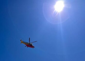 Paura per una donna di 74 anni sul Gran Sasso, infortunio a una gamba: recuperata con il verricello