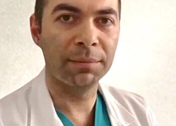 Elettrodi nel cervello contro il tremore del Parkinson, l’intervento straordinario in Abruzzo. Marsilio: eccellenza