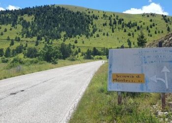 Cartellonistica fatiscente a Campo Imperatore, Lega: rimuoverla a tutela del paesaggio