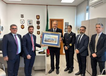 Giulianova, visita istituzionale del nuovo Direttore Marittimo di Pescara: sinergia e collaborazione per lo sviluppo del porto