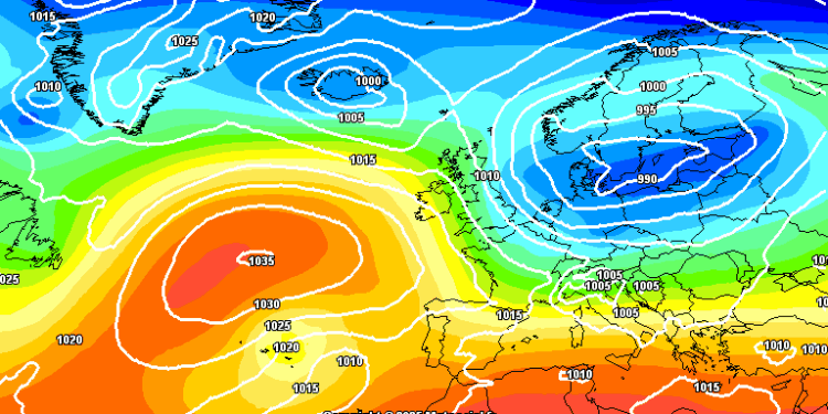 La situazione a 500 hpa secondo il modello americano GFS per le ore 14:00 di Domenica 26 Ottobre. Si notano le correnti nord atlantiche fin sull Italia. Sull Abruzzo possibilità di fenomeni soprattutto sull aquilano