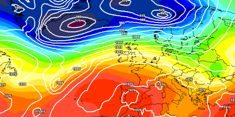 La situazione a 500 hpa secondo il modello americano GFS in cui si nota il rinforzo dell'anticiclone verso la penisola italiana. In Abruzzo condizioni di tempo stabile con il cielo poco nuvoloso e con le temperature in aumento (+8/+10°c ad 850hpa)