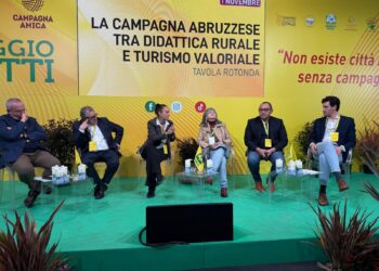 Villaggio Coldiretti Pescara: questa mattina il frantoio mobile in Piazza Salotto