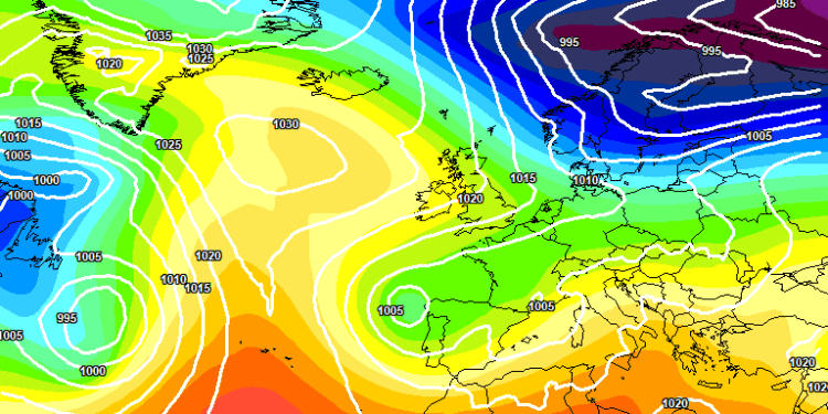La situazione a 500 hpa sull Europa occidentale visto adesso dal modello europeo ECMWF per Domenica 16 Novembre. Sull Abruzzo il cielo si mostrerà tra poco nuvoloso e variabile a seguire nel pomeriggio. Clima gradevole