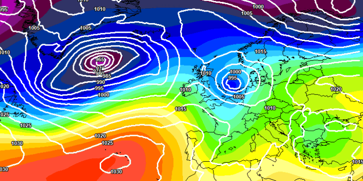 In figura la situazione a 500 hpa secondo il modello europeo ECMWF per le ore 13:00 di Domenica 30 Novembre. Sulla nostra regione cielo tra poco nuvoloso e variabile e temperature in aumento nei valori massimi