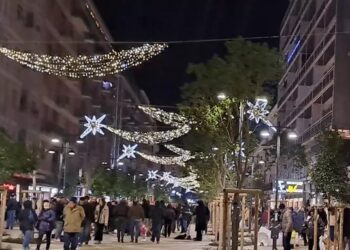 Caro parcheggi, stasera negozi a luci spente in centro a Pescara