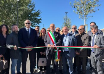 Inaugurato il corridoio verde tra Università e Tribunale: 400 metri di sostenibilità urbana