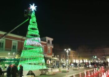 Preparativi per il Natale in tutta la Marsica, le immagini degli allestimenti ad Avezzano (fotogallery)