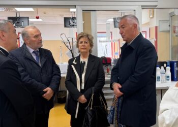 L’arcivescovo D’Angelo in visita l’ospedale dell’Aquila per gli auguri di Natale