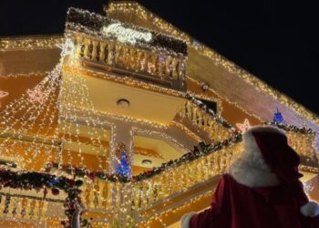 Montesilvano torna a far festa con le mille luci della Casa di Babbo Natale