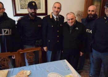 Due finti carabinieri rubano 14mila euro in casa di un anziano: arrestati dalla polizia